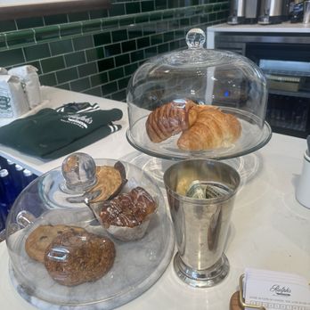 Ralph's Coffee - Coffee & Tea Near Me - Newport Beach, California