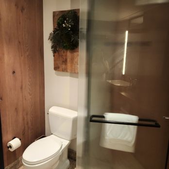 1 Hotel Nashville - Separate toilet area - Hotels Near Me - Nashville, Tennessee