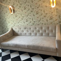 Seating along the way en route to your room. Seating along the way en route to your room.
