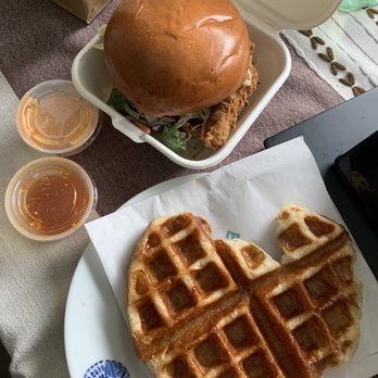 Café Etoile - Spicy Chicken Sandwich Croffle Plain - French Near Me - Berkeley, California Café Etoile - Spicy Chicken Sandwich Croffle Plain - French Near Me - Berkeley, California