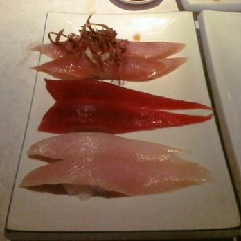 Shiki Sushi - My phone didn't capture the beauty of these sushi pieces... just wanted to show the enormous cut of fish you get!! - Sushi Bars Near Me - Studio City, California