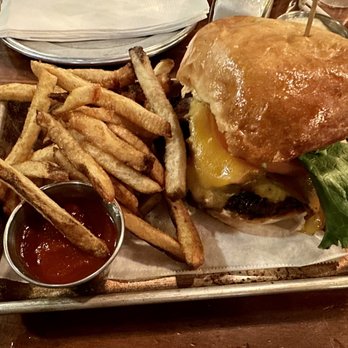 Beardslee Public House - Ultimate Bacon Burger - Breweries Near Me - Bothell, Washington Beardslee Public House - Ultimate Bacon Burger - Breweries Near Me - Bothell, Washington