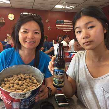 Big John's Texas BBQ - Peanuts, American flags, and Grand Canyon beer. - Barbeque Near Me - Page, Arizona