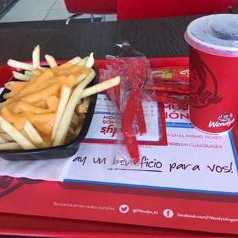 Wendy's - papas fritas con chedar. - Fast Food Near Me - Buenos Aires, C