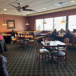 Lume's Pancake House - Dining