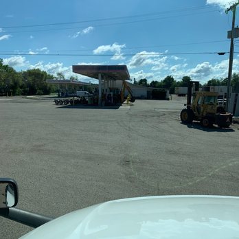 Paw Paw Fuel Stop - Fuel islands - Gas Stations Near Me - Paw Paw, Michigan Paw Paw Fuel Stop - Fuel islands - Gas Stations Near Me - Paw Paw, Michigan