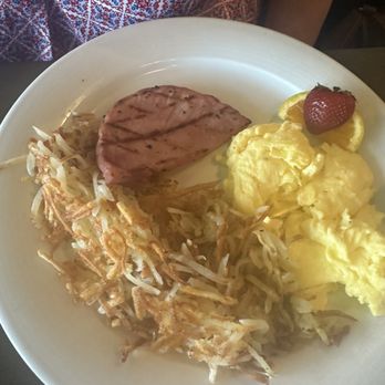 1898 Public House - Ham and eggs - Cocktail Bars Near Me - Spokane, Washington