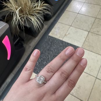 Don Roberto Jewelers - Cleaned my ring - Jewelry Near Me - Moreno Valley, California Don Roberto Jewelers - Cleaned my ring - Jewelry Near Me - Moreno Valley, California