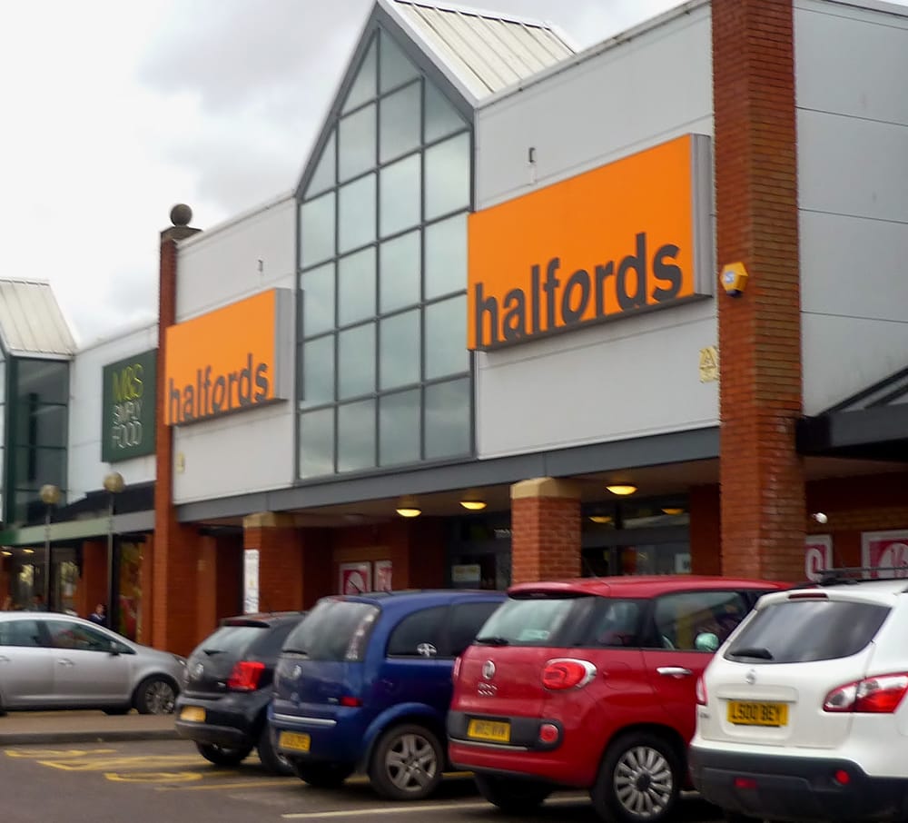 HALFORDS Updated June 2024 Grand Junction Way, Crewe, Cheshire East