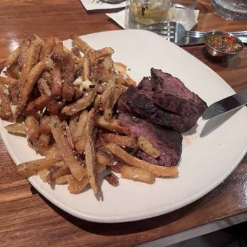 Burtons Grill & Bar - Steak frites - New American Near Me - South Windsor, Connecticut Burtons Grill & Bar - Steak frites - New American Near Me - South Windsor, Connecticut