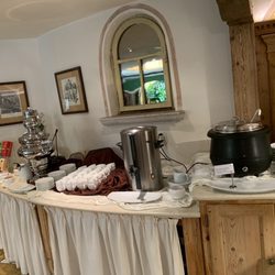 Hotel Mirabell - Mittags/Nachmittags-Buffet von 12-17 Uhr am 30.06.2019