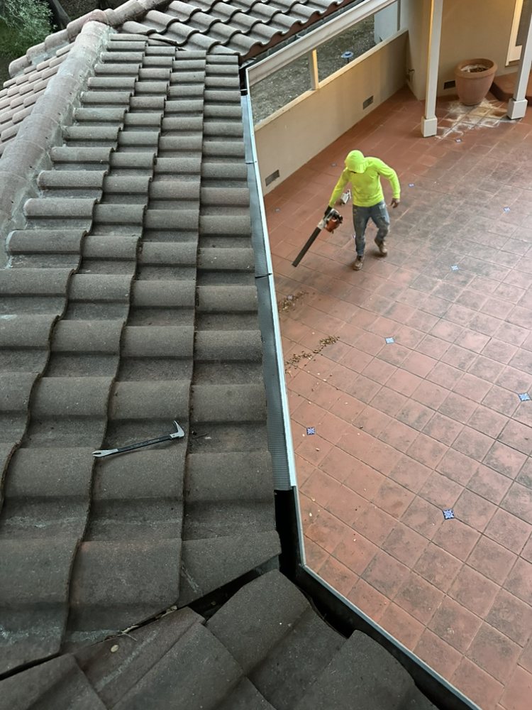 Slide of Cleans Roofing