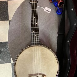 Luthier's Co-Op - The banjolele I bought.