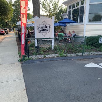 Founders House Pub and Patio - Front patio - Pubs Near Me - Milford, Connecticut Founders House Pub and Patio - Front patio - Pubs Near Me - Milford, Connecticut