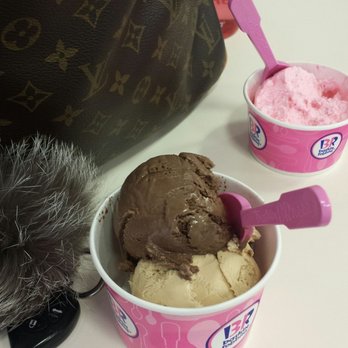 Baskin-Robbins - jamoca(coffee flavor) and chocolate - Ice Cream & Frozen Yogurt Near Me - Van Nuys, California