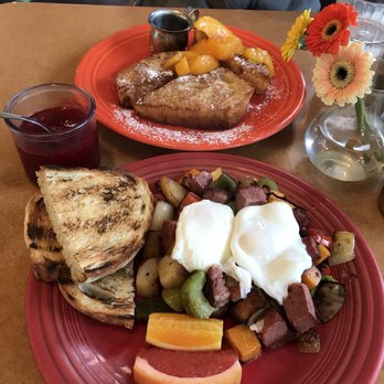 Geraldine's Counter - Corned beer hash and French toast with honey peaches - American Near Me - Seattle, Washington