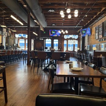 1886 Brewing - Dining room - Brewpubs Near Me - Orange, California