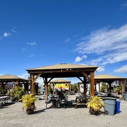 The Bagel’s Shack - Outside seating area
