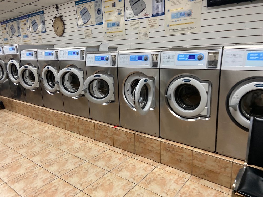 HANNAH LAUNDROMAT Updated September 2024 14 Photos & 19 Reviews 7511 Metropolitan Ave
