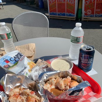 James Hook & Co - Best Lobster Roll with Butter New England Clam Chowda! - Seafood Near Me - Boston, Massachusetts