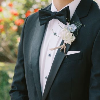Fleurisse Design - Groom Boutonniere - Floral Designers Near Me
