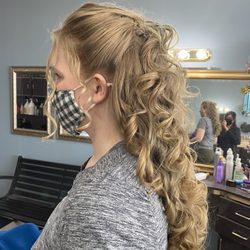 Cutting Edge Hair Salon