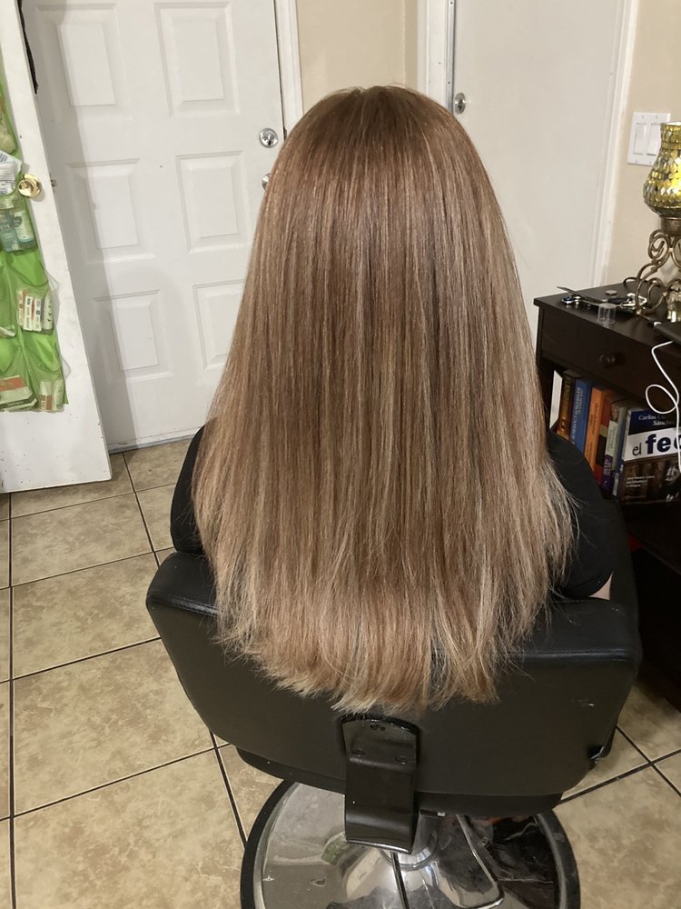 Estilo’s Beauty Salon (+17024314550)