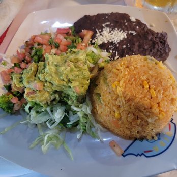 Vida Mariscos - Rice ball, beans, guacamole, pico de gallo,, lettuce, etc - Seafood Near Me - Houston, Texas Vida Mariscos - Rice ball, beans, guacamole, pico de gallo,, lettuce, etc - Seafood Near Me - Houston, Texas