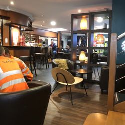 Le Derby - Main seating area