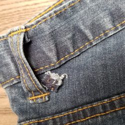 Dearborn Denim & Apparel - Andersonville - Extra denim still attached and falling off :/