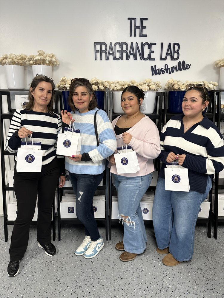 The Fragrance Lab of Nashville Logo