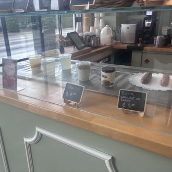 Oh Mamma - Tiramisu and eclairs - Cafes Near Me - Miami, Florida Oh Mamma - Tiramisu and eclairs - Cafes Near Me - Miami, Florida