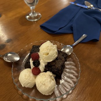 La Fonda Del Bosque - Mexican Chocolate Brownie a la Mode - Latin American Near Me - Albuquerque, New Mexico La Fonda Del Bosque - Mexican Chocolate Brownie a la Mode - Latin American Near Me - Albuquerque, New Mexico