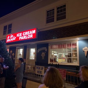 A La Mode Ice Cream Parlor on Yelp