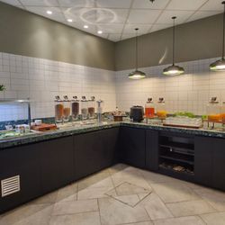 Holiday Inn - Holiday Inn, London. 10*04*25