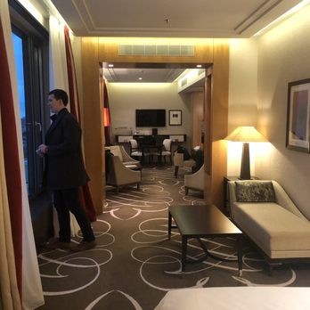 Waldorf Astoria Berlin - Extremely spacious room - Hotels Near Me - Berlin, BE Waldorf Astoria Berlin - Extremely spacious room - Hotels Near Me - Berlin, BE