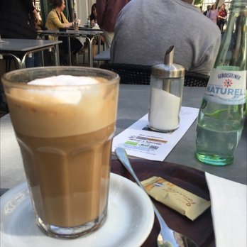 Kaffeezeremonie - Kaffee Latte mit extra Espresso - Cafes Near Me - Braunschweig, NI Kaffeezeremonie - Kaffee Latte mit extra Espresso - Cafes Near Me - Braunschweig, NI