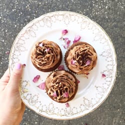 BTTRCRM - Cocoa cake with a hint of coffee + cocoa buttercream + Belgian chocolate vermicelli sprinkles.