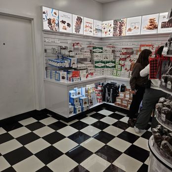 See's Candies - Inside the store - Candy Stores Near Me - Burbank, California