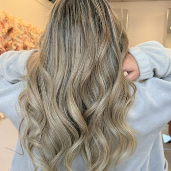 JCLA Hair - Hair Stylists Near Me - Lake Balboa, California JCLA Hair - Hair Stylists Near Me - Lake Balboa, California