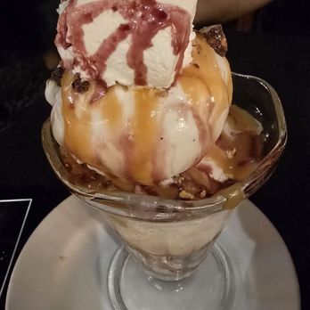 Carversville Inn - ice cream sundae - Bars Near Me - New Hope, Pennsylvania Carversville Inn - ice cream sundae - Bars Near Me - New Hope, Pennsylvania