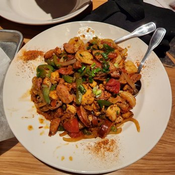 BJ's Restaurant & Brewhouse - Breweries Near Me - Goodyear, Arizona