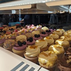 Lola's Cupcakes
