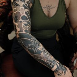 The Classic Flow Tattoo - Arm sleeve by Salome