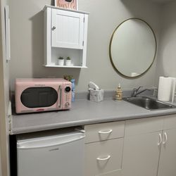 Forever Young Aesthetic Injections - Kitchen area