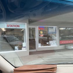 Shipping Station - The store and the screenshot of chat with UPS