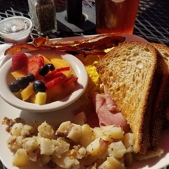 Chef's Hat - Hungry Chef - New American Near Me - Ephraim, Wisconsin