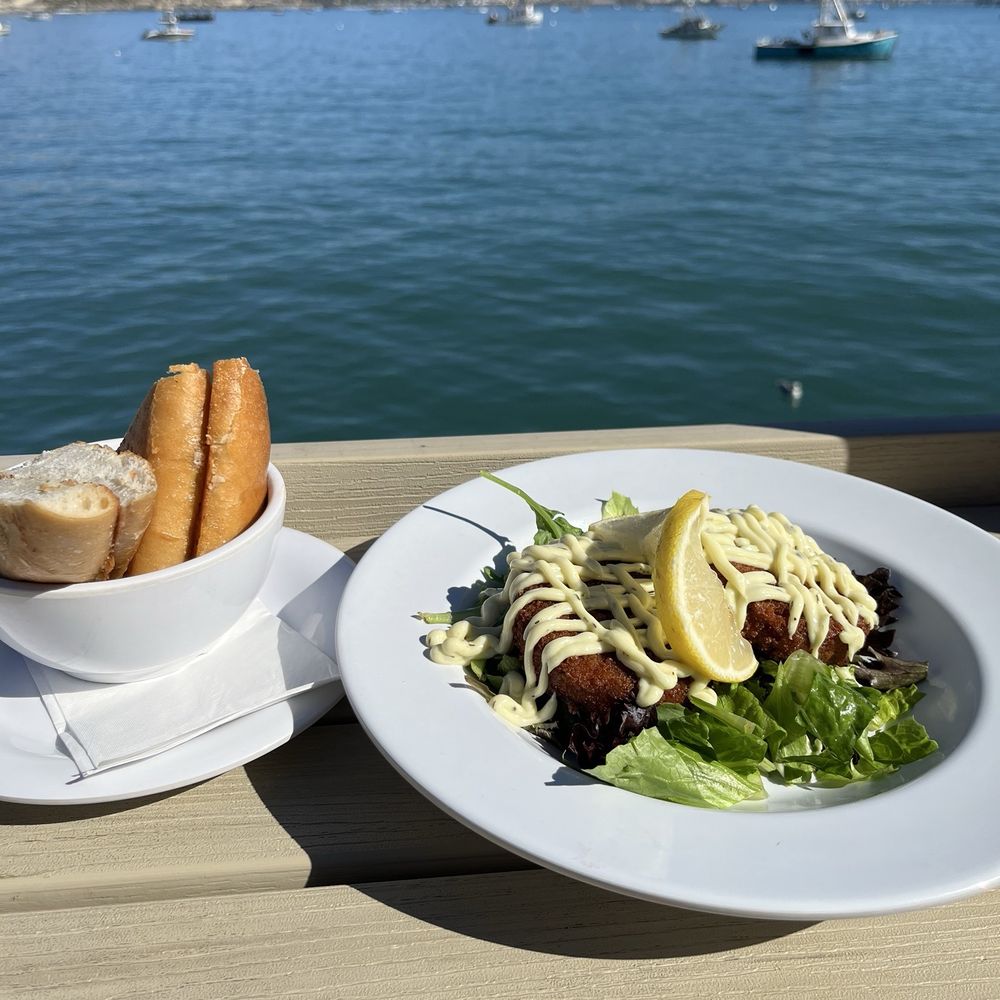 Mersea's - Side of garlic bread and crab cakes - Bars Near Me - Avila Beach, California
