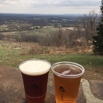 Dirt Farm Brewing - Beers & View - Breweries Near Me - Bluemont, Virginia
