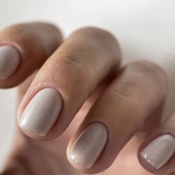 IDEAL Hair Salon - Manicure